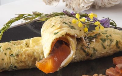 INVOLTINI DI FRITTATA AL SALMONE AFFUMICATO E ROBIOLA