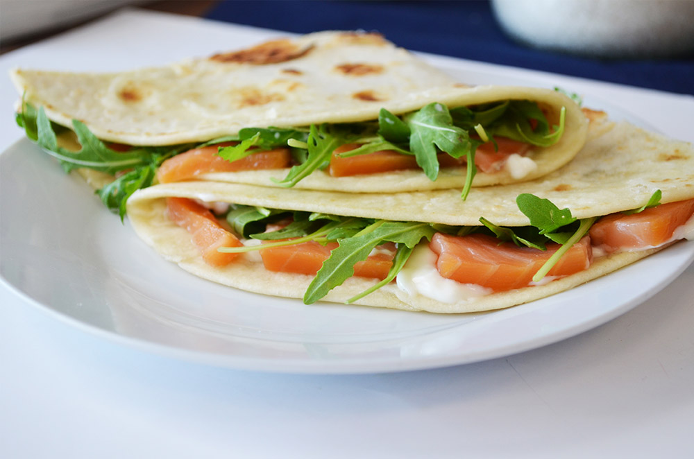 Piadina con salmone affumicato